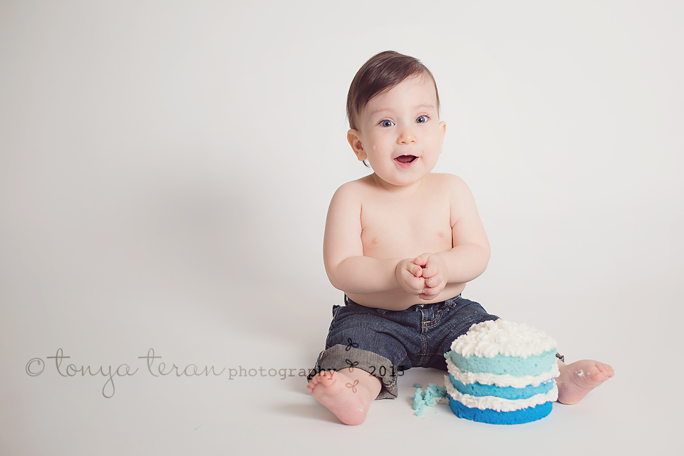 Rockville, MD Baby Birthday Cake Smash Photographer | Tonya Teran Photography