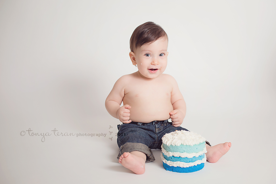 Rockville, MD Baby Birthday Cake Smash Photographer | Tonya Teran Photography