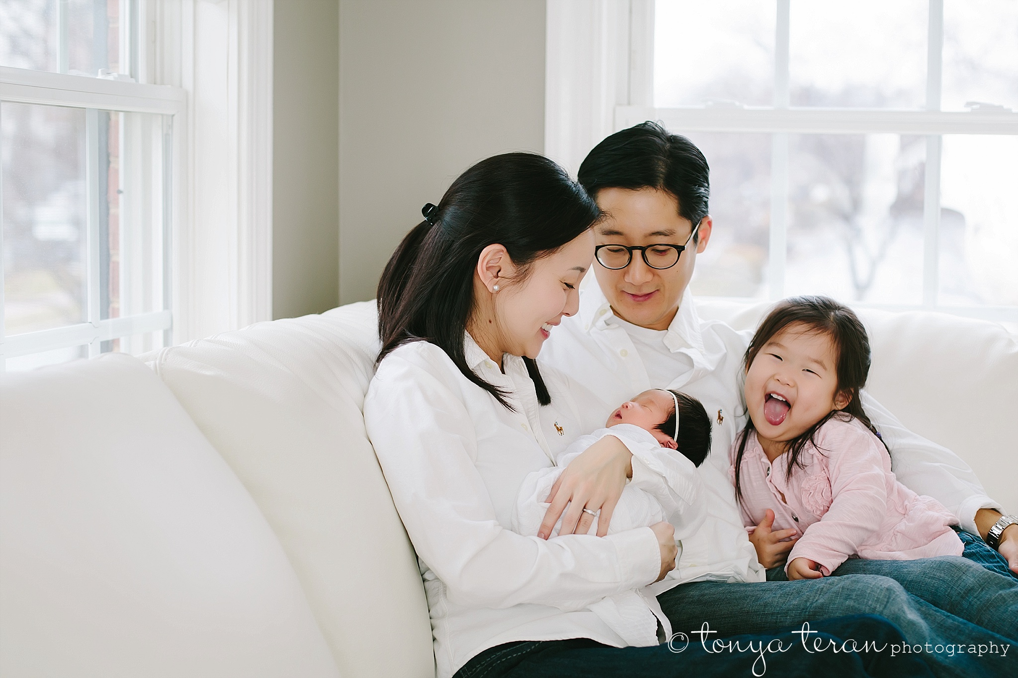 Lifestyle Family Newborn Photo Session | Tonya Teran Photography, Gaithersburg, MD Newborn, Baby, and Family Photographer