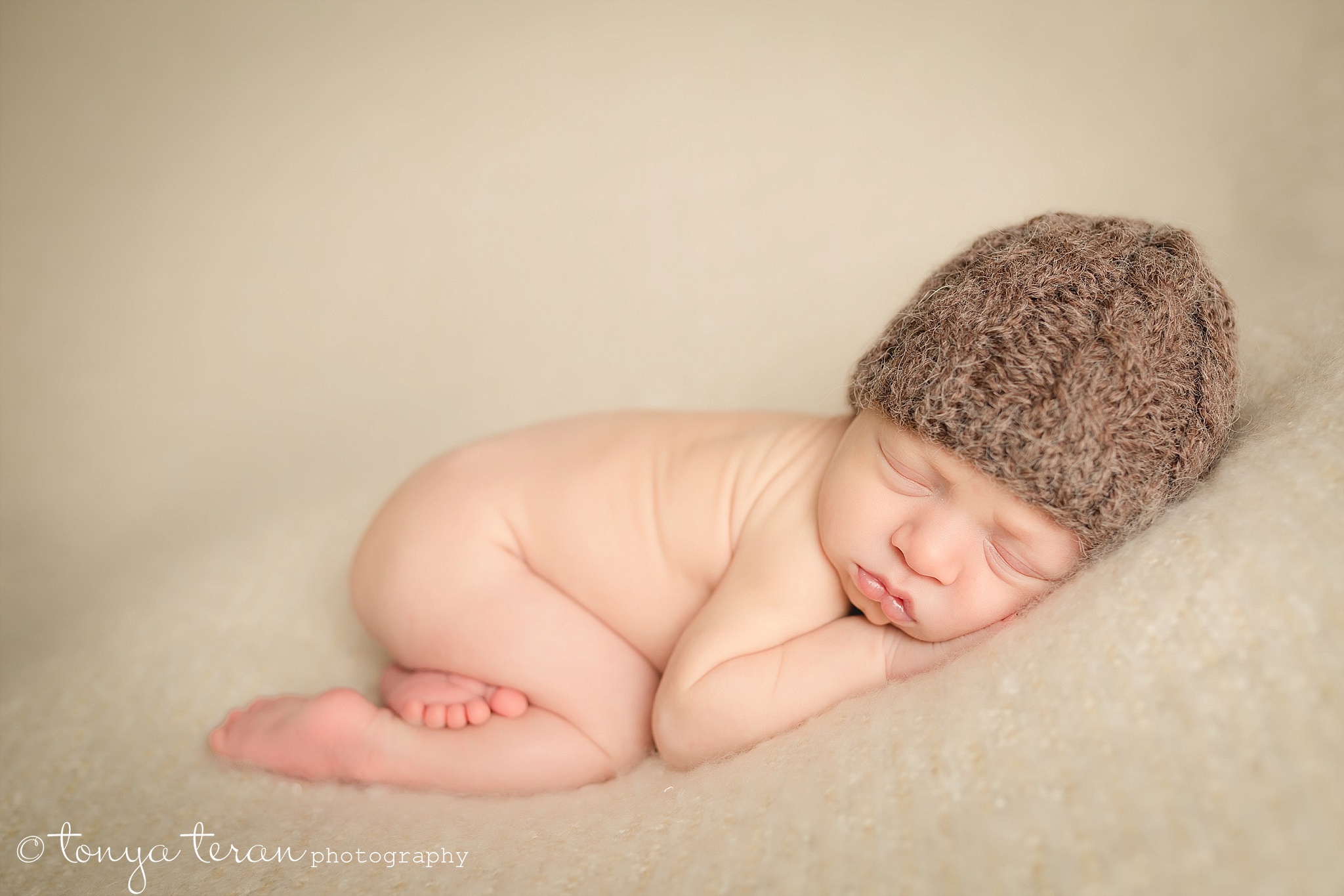 Family Newborn Photo Session | Tonya Teran Photography, Gaithersburg, MD Newborn, Baby, and Family Photographer