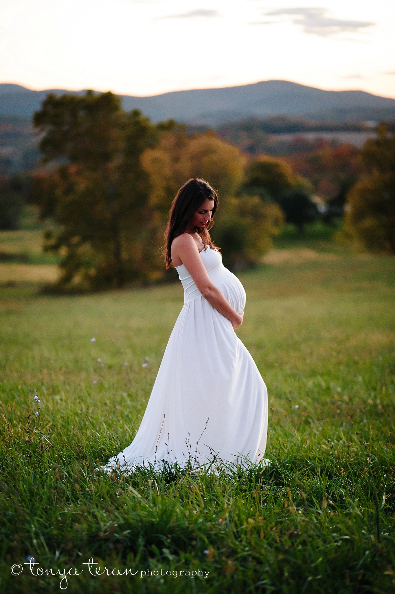 Mini Maternity Outdoor Photo Session | Tonya Teran Photography, Frederick, MD Newborn, Baby, and Family Photographer