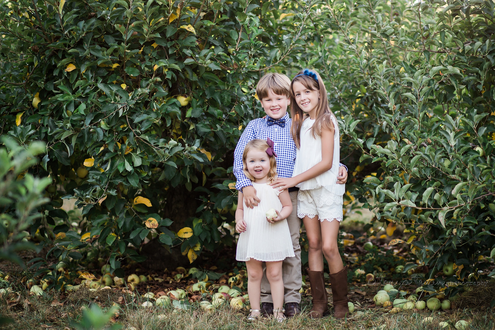 Outdoor Fall Family Photo Session | Tonya Teran Photography, Bethesda, MD Newborn, Baby, and Family Photographer